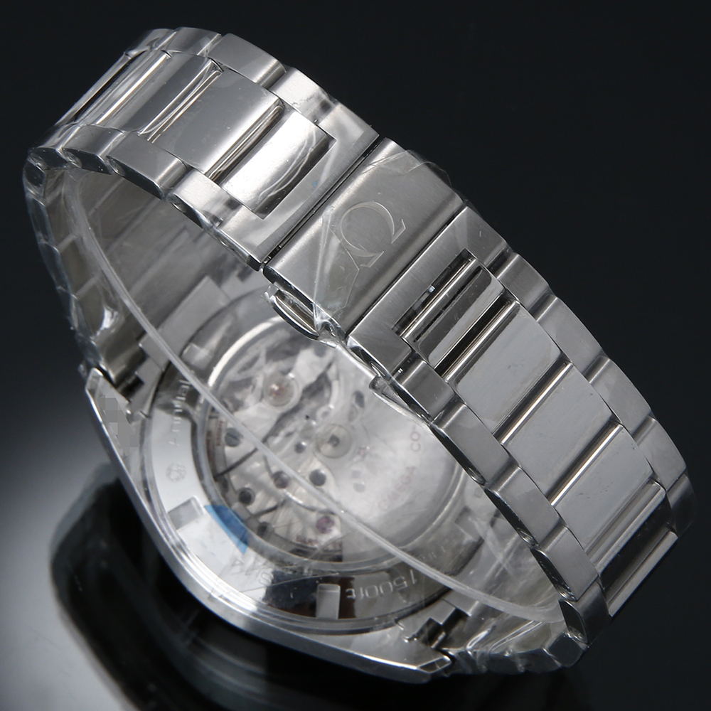 오메가 씨마스터 아쿠아테라 애뉴얼 캘린더 상세 이미지