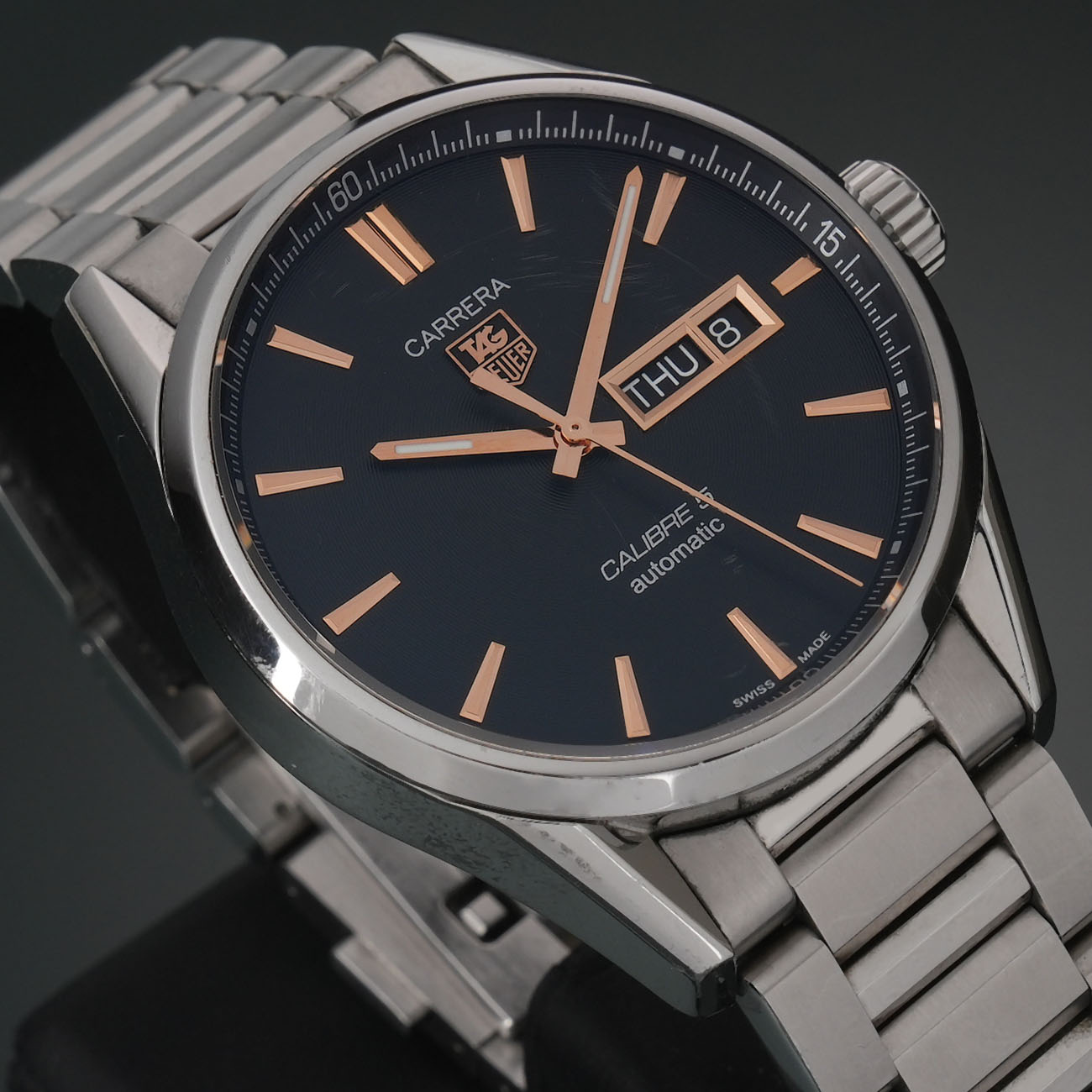 태그호이어 까레라 데이데이트 상세 이미지