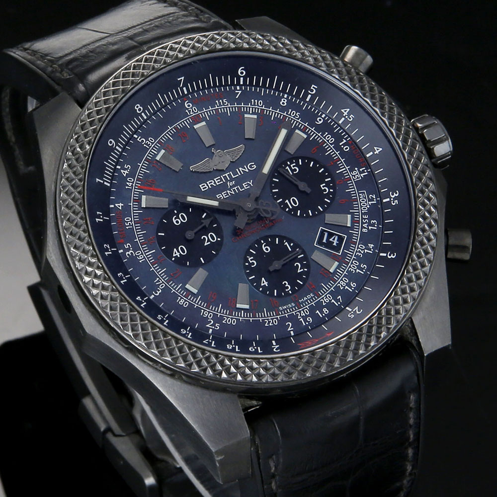 브라이틀링 네비타이머 크로노 상세 이미지