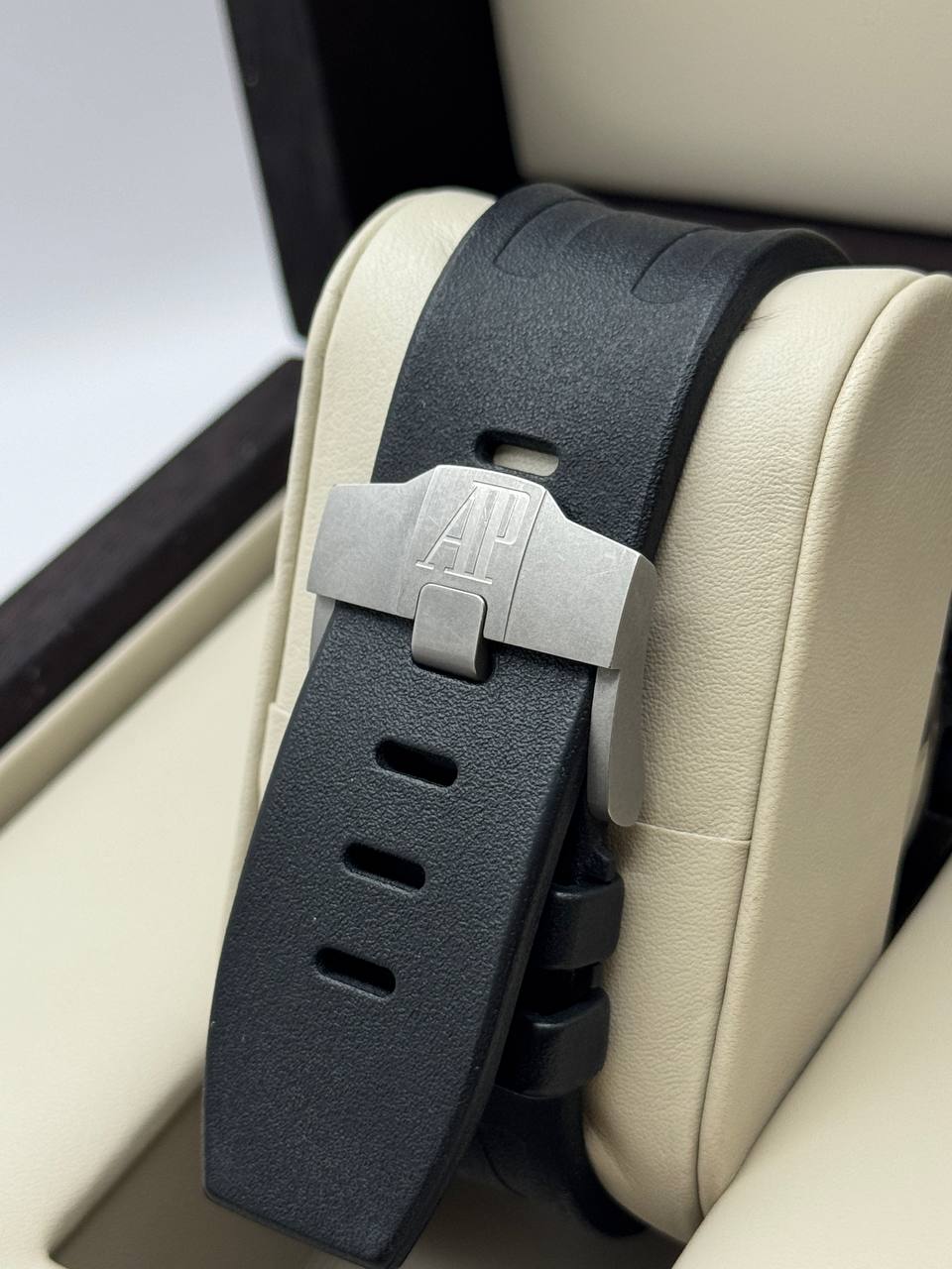 오데마피게 로얄오크 상세 이미지