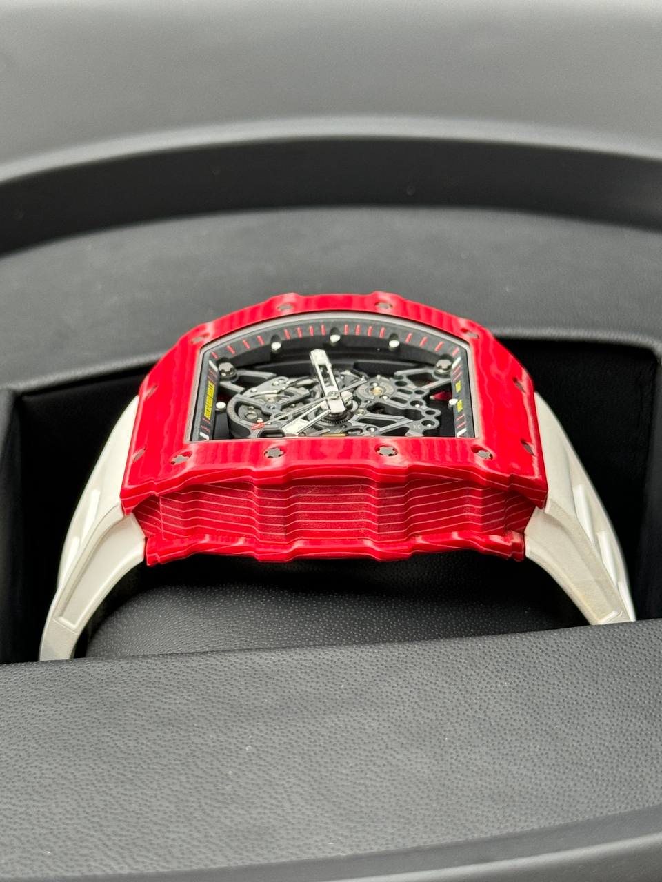 리차드밀 레드카본 상세 이미지